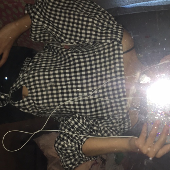 Forever 21 Woven top/off the shoulders! - Picture 5 of 5